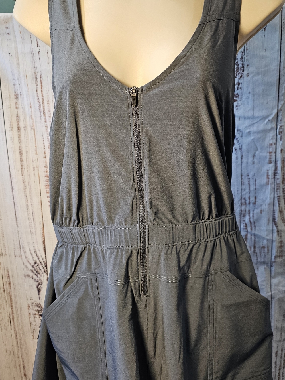 prAna Railay Utility Romper Thundercloud Gray NWT Women's Large Travel Outdoor - Picture 1 of 6